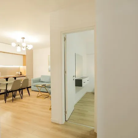 Miku Apartment-premium 2bd At Wilson Square