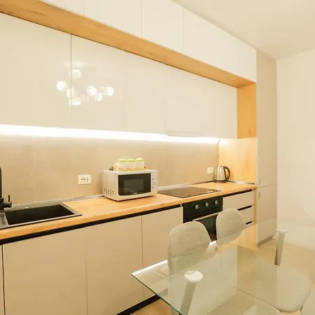 Miku Apartment-premium 2bd At Wilson Square טיראנה