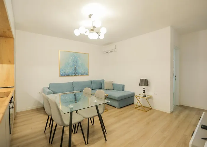 Miku Apartment-premium 2bd At Wilson Square Apartment