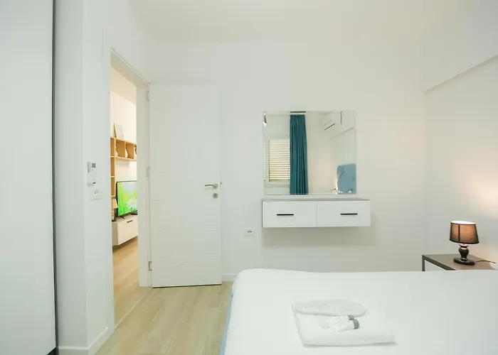 Miku Apartment-premium 2bd At Wilson Square